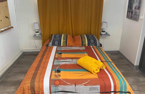 Saint-Denis Casa | Cozy apartment, air-conditioned, near CHU, city center, coastal entrance (beaches)