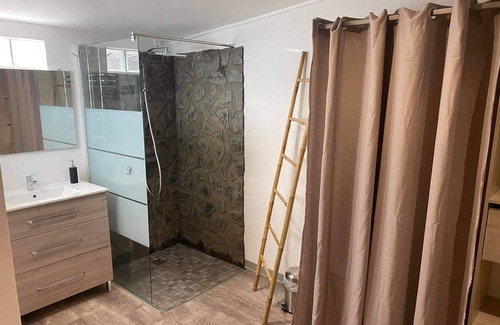 Saint-Denis Casa | Cozy apartment, air-conditioned, near CHU, city center, coastal entrance (beaches)