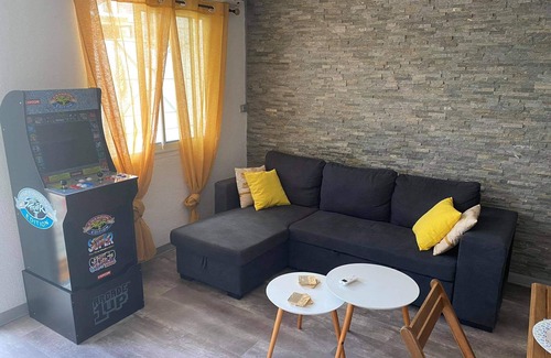 Saint-Denis Casa | Cozy apartment, air-conditioned, near CHU, city center, coastal entrance (beaches)