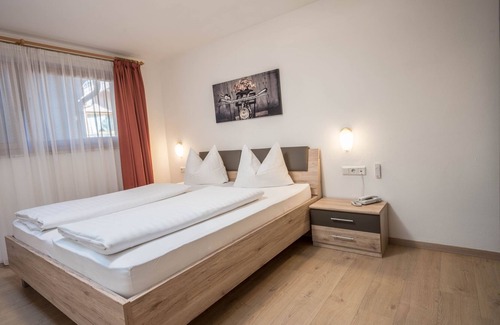 Mareta Apartamento | Cozy Apartment Alpenaster with Mountain View, Wi-Fi, Sauna, Terrace & Balcony; Parking Available