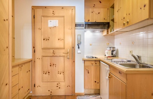 San Cassiano Apartamento | Acogedor apartamento "Dolomieu 28" con vistas a la montaña y Wi-Fi