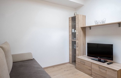 Mareta Apartamento | Cozy Apartment Edelweiss with Mountain View, Wi-Fi, Sauna, Terrace & Balcony; Parking Available