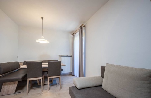 Mareta Apartamento | Cozy Apartment Edelweiss with Mountain View, Wi-Fi, Sauna, Terrace & Balcony; Parking Available