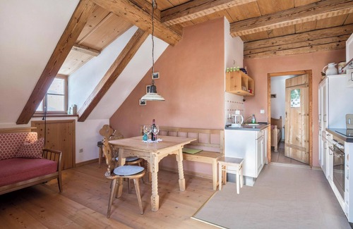 Unterammergau Apartamento | Acogedor apartamento "Ferienwohnung Wachsbichl" con vistas a la montaña