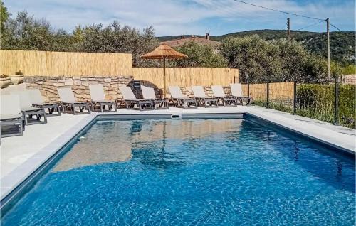 Vallon-Pont-d'Arc Apartamento | Cozy Apartment In Vallon Pont Darc