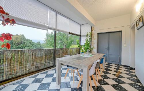 Vallon-Pont-d'Arc Apartamento | Cozy Apartment In Vallon Pont Darc