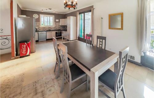 Beziers Apartamento | Cozy Apartment In Béziers With Wi-Fi