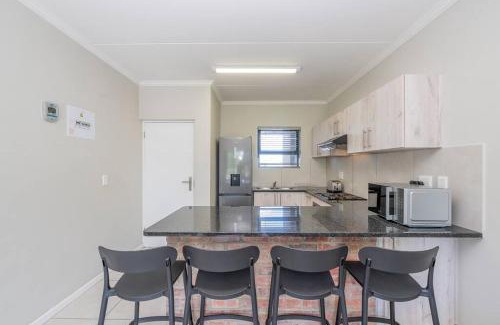 Trawal Apartamento | Cozy Apartment in Brackenfell, Cape Town, ZA