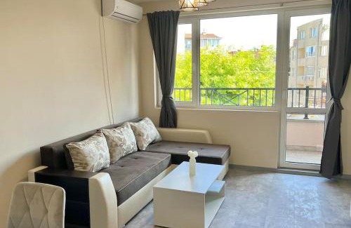 Hristo Botev Apartamento | Cozy Apartment in Central Varna