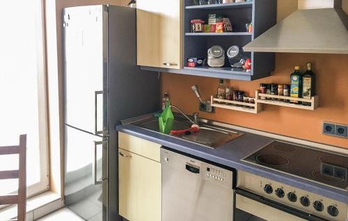 Elmenhorst/Lichtenhagen Apartamento | Cozy Apartment In Elmenhorst With Wifi