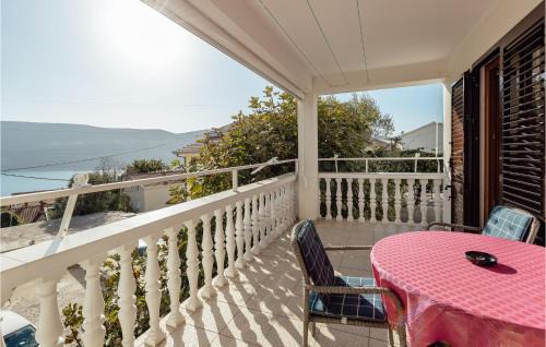 Topla Apartamento | Cozy Apartment In Herceg Novi With House Sea View