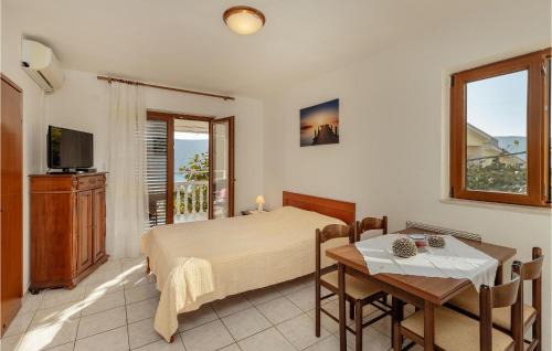 Topla Apartamento | Cozy Apartment In Herceg Novi With House Sea View
