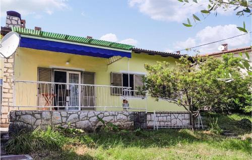 Ika Apartamento | Cozy Apartment In Ika With Kitchen