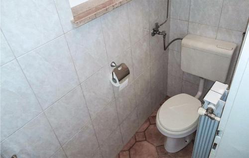 Ika Apartamento | Cozy Apartment In Ika With Kitchen