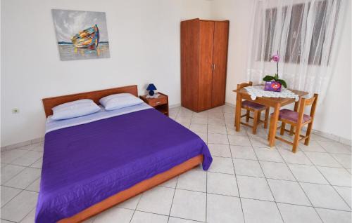 Kustici Apartamento | Cozy Apartment In Kustici With Wifi