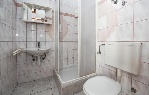 Kustici Apartamento | Cozy Apartment In Kustici With Wifi