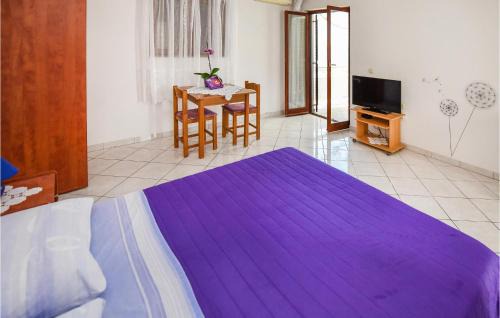 Kustici Apartamento | Cozy Apartment In Kustici With Wifi