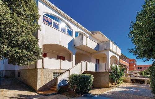 Mandre Apartamento | Cozy Apartment In Mandre With Wifi