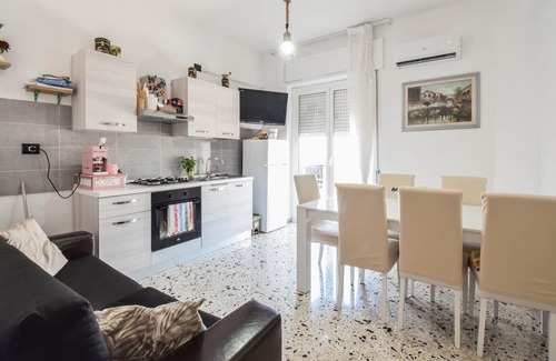 Mondragone Apartamento | Acogedor apartamento en Mondragone con.
