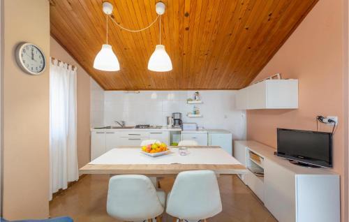 Municipality of Omisalj Apartamento | Cozy Apartment In Omisalj With Wifi