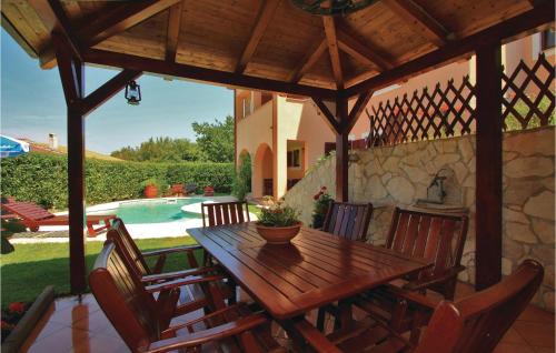 Vinkuran Apartamento | Cozy Apartment In Pula With Wifi