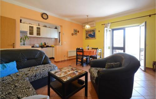 Kneza Apartamento | Cozy Apartment In Racisce With Wifi