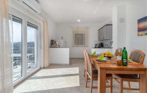 Cesarica Apartamento | Cozy Apartment In Ribarica - Karlobag