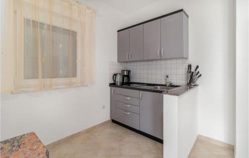 Cesarica Apartamento | Cozy Apartment In Ribarica - Karlobag