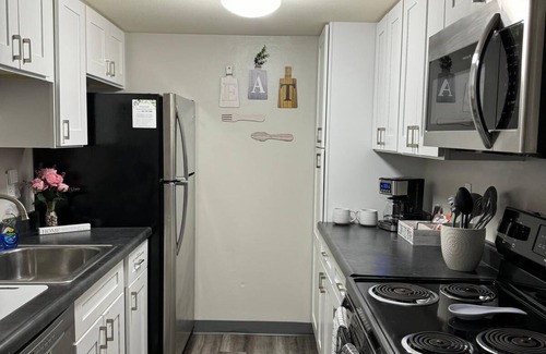 Monroeville Apartamento | Cozy apartment in superb Monroeville with fitness room, WiFi, AC