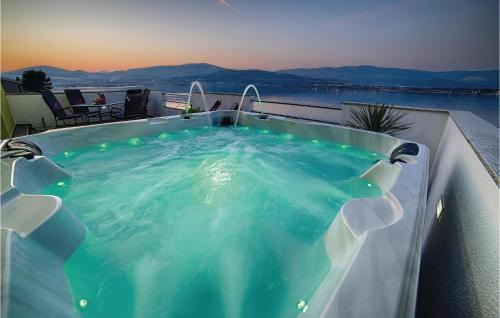 Municipality of Trogir Apartamento | Cozy Apartment In Trogir With Sauna