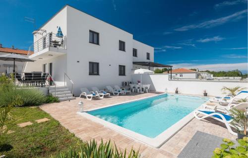 Murine Apartamento | Cozy Apartment In Umag With Wifi