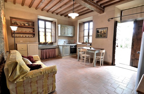 Vicchio Apartamento | Cozy Apartment In VILLA- with Swimming pool &Garden!