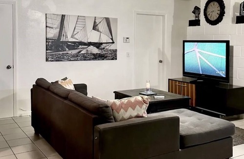 Apple Valley Apartamento | Cozy Apartment located centrally between Los Angeles and Las Vegas!