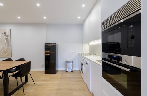 Palos de la Frontera Apartamento | Cozy Apartment Near Atocha Station and Reina Sofía Museum