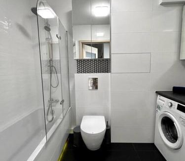 Fabryczna Apartamento | Cozy apartment near Magnolia - Private Parking