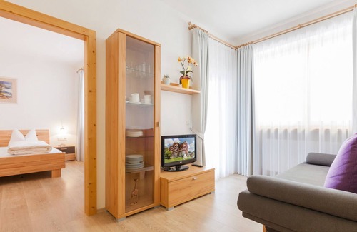 Mareta Apartamento | Cozy Apartment Orchidee with Mountain View, Wi-Fi, Sauna, Terrace & Balcony; Parking Available