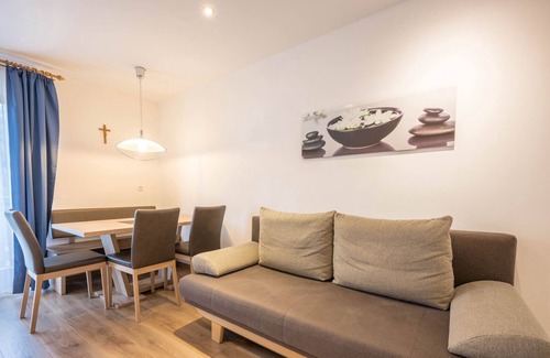 Mareta Apartamento | Cozy Apartment Orchidee with Mountain View, Wi-Fi, Sauna, Terrace & Balcony; Parking Available