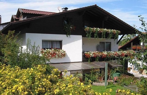 Kollnburg Apartamento | Acogedor apartamento Schloßberg (37 m2) con balcón y wifi gratis