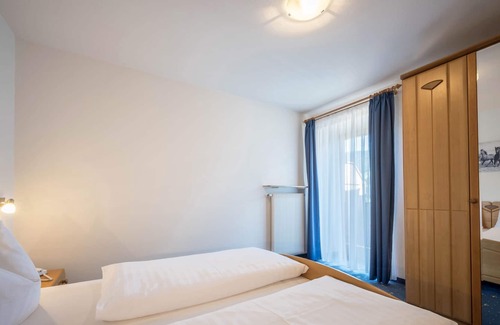 Mareta Apartamento | Cozy Apartment Schneeglöckchen with Mountain View, Wi-Fi, Sauna, Terrace & Balcony; Parking Available