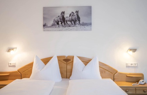 Mareta Apartamento | Cozy Apartment Schneeglöckchen with Mountain View, Wi-Fi, Sauna, Terrace & Balcony; Parking Available