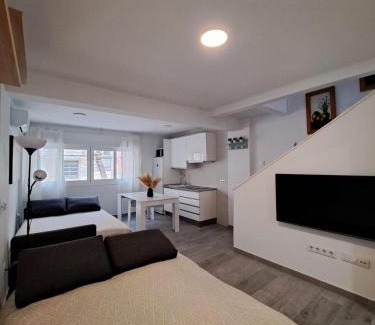 El Pilar Apartamento | Cozy Apartment up to 6 persons 3 min to Metro