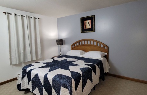 North Tonawanda Casa | Cozy apartment near Niagara Falls, Air Base, Airport, factory outlet mall, & NU
