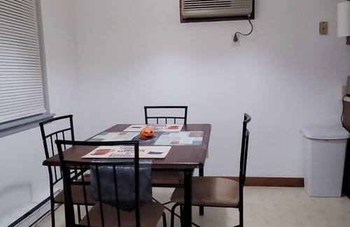 North Tonawanda Casa | Cozy apartment near Niagara Falls, Air Base, Airport, factory outlet mall, & NU