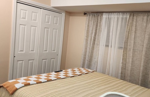 Port Richmond Casa | Cozy Apartment
