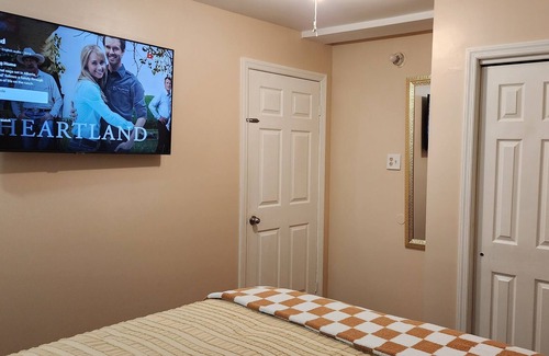 Port Richmond Casa | Cozy Apartment