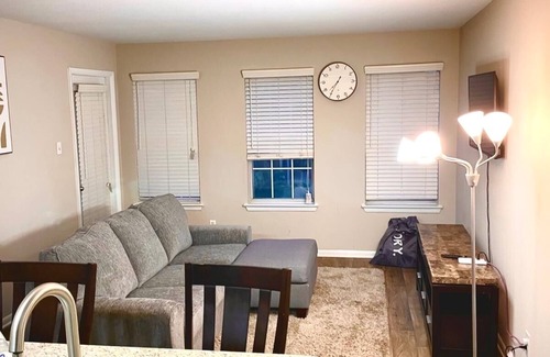 Owings Mills Apartamento | Cozy apartment with WiFi and fitness room in delightful Owings Mills