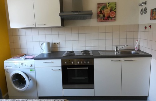 Kotzschenbroda Apartamento | Acogedor apartamento con vistas a los viñedos en una ubicación privilegiada