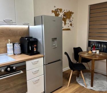 Odesos Apartamento | Cozy Apartment with Balcony, 5 min away from the beach- part of the family 'Vicki Apart