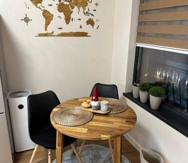 Odesos Apartamento | Cozy Apartment with Balcony, 5 min away from the beach- part of the family 'Vicki Apart