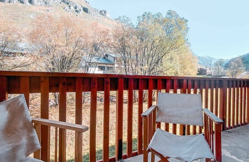 Val-d'Isere Apartamento | Acogedor apartamento con balcón, vistas a la montaña y parking cubierto en Val-d'Isère